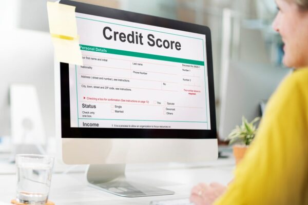 Cum afectează întârzierile scorul de credit