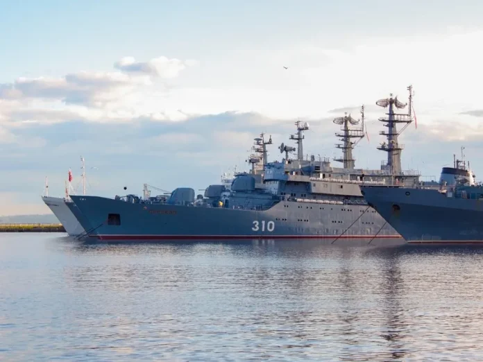 7-1-15 Nava de debarcare