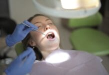 Cum să îți menții fațetele dentare impecabile în timp – Recomandările dr. Durbac