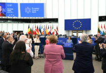 Maia Sandu, în lacrimi, aplaudată în picioare în Parlamentul European. Premiul primit de președintele Moldovei Maia Sandu