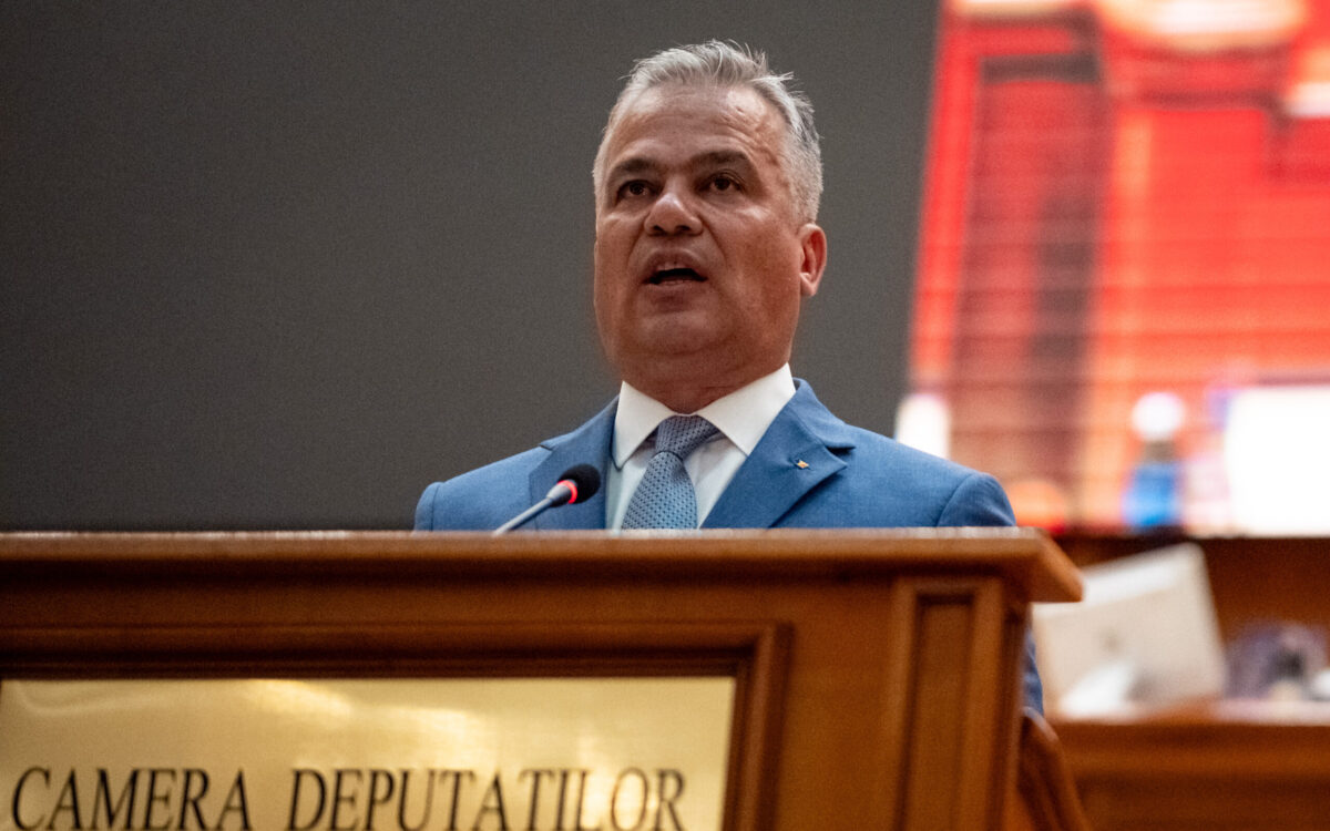 Guvernul Veștea a fost respins de Parlament