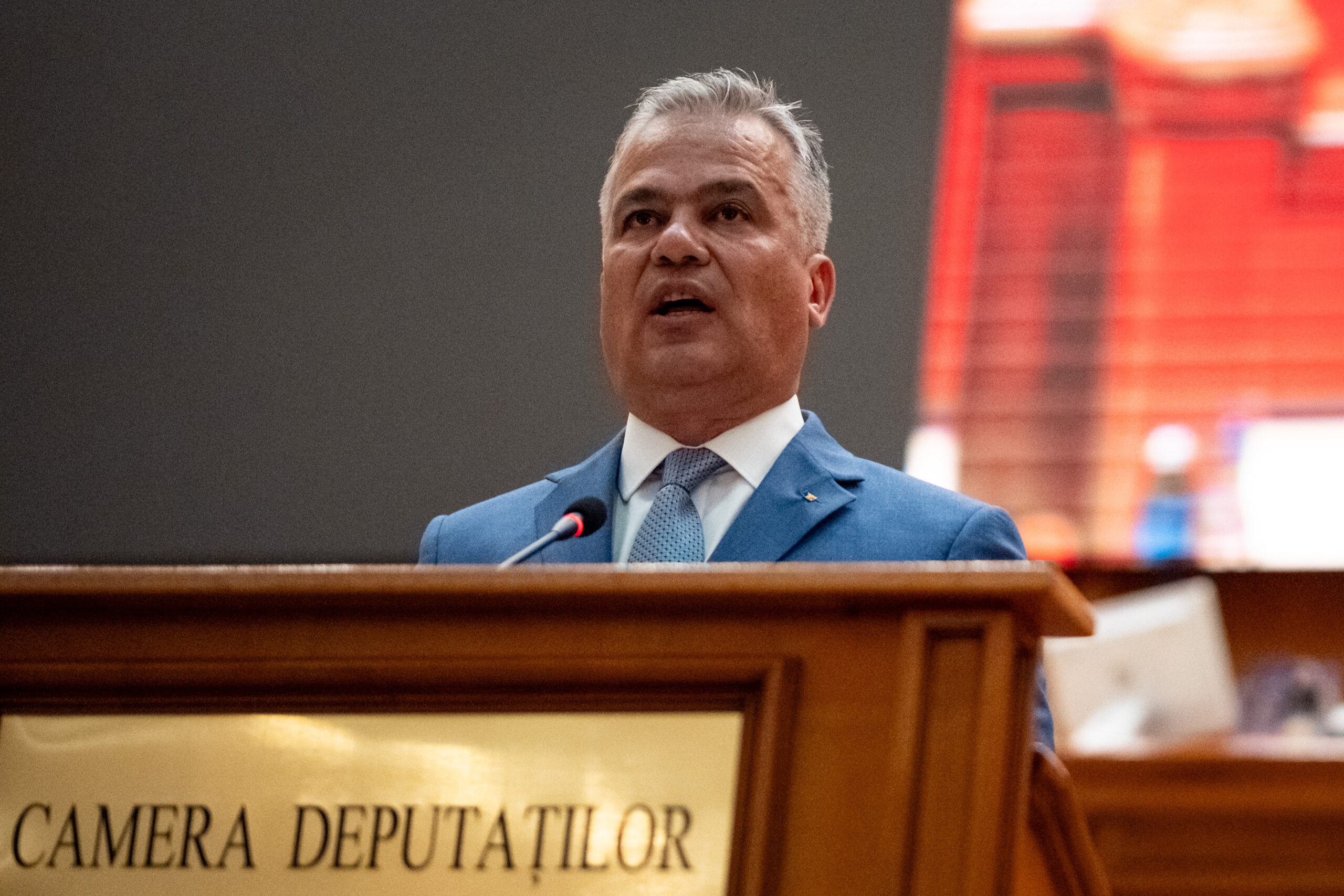 Guvernul Veștea a fost respins de Parlament