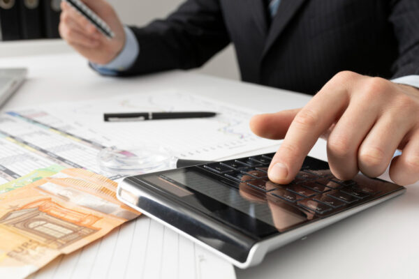 Cele mai frecvente greșeli financiare și cum le poți evita
